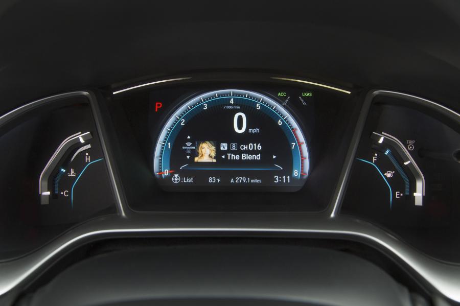 Панель приборов Honda Civic Touring Sedan (FC1) 2015 года  (NA) (фото 5 из 40)